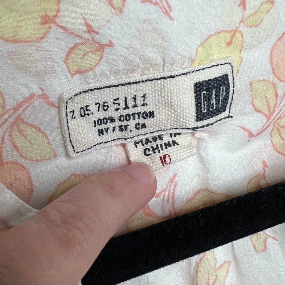 GAP Y2K Sheer Button Up Top Off White Cherries Fruit Blouse Cotton Sz 10 Cap Slv - Picture 2 of 12